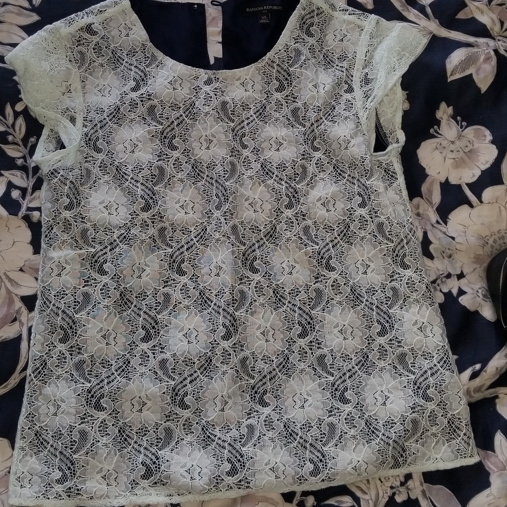 Banana Republic floral print blouse EUC